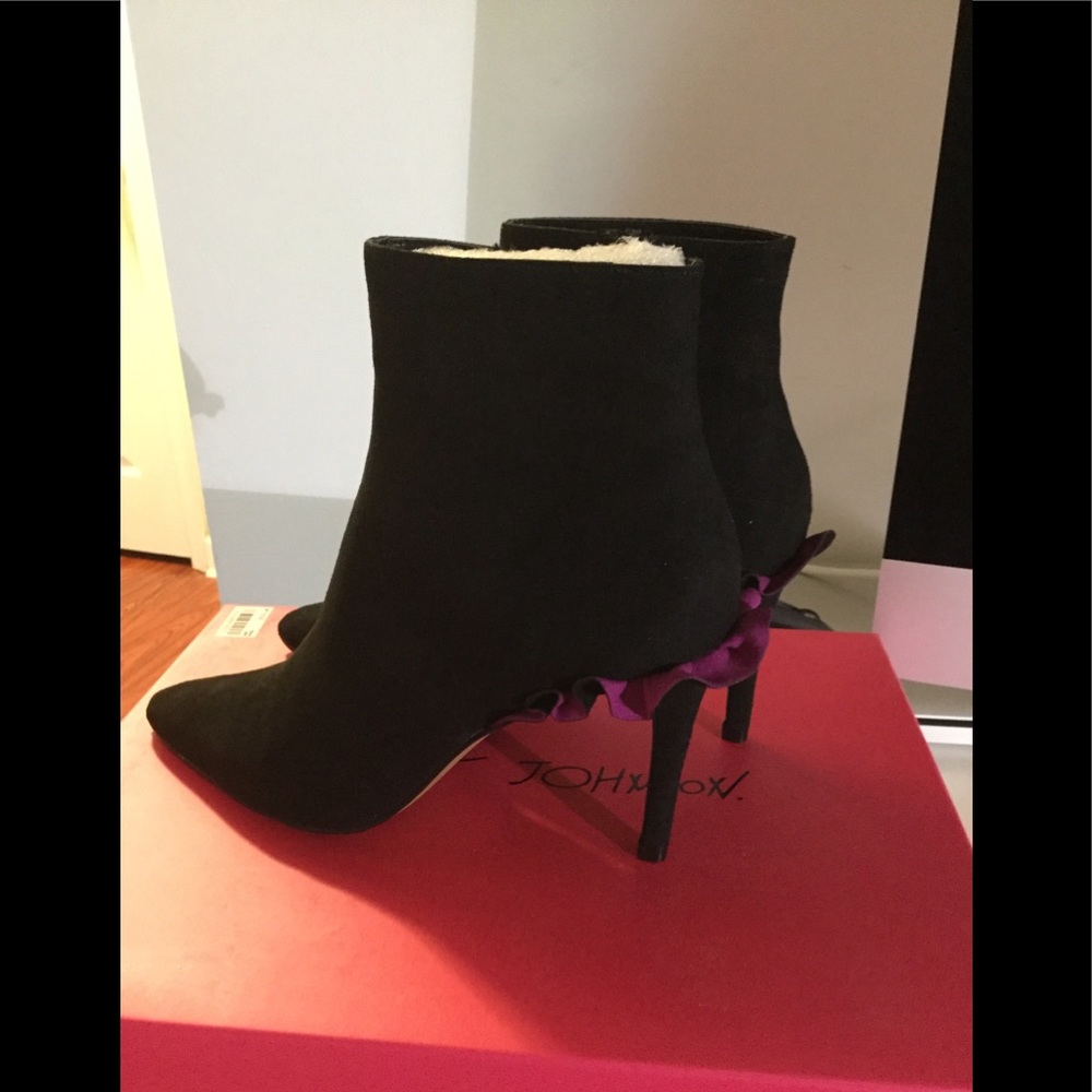 ❤️Pretty Bootties❤️ - Picture 3 of 4